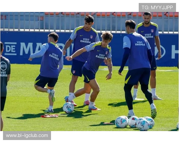 帕丘卡足球队最新动态：新赛季阵容调整与球员表现分析